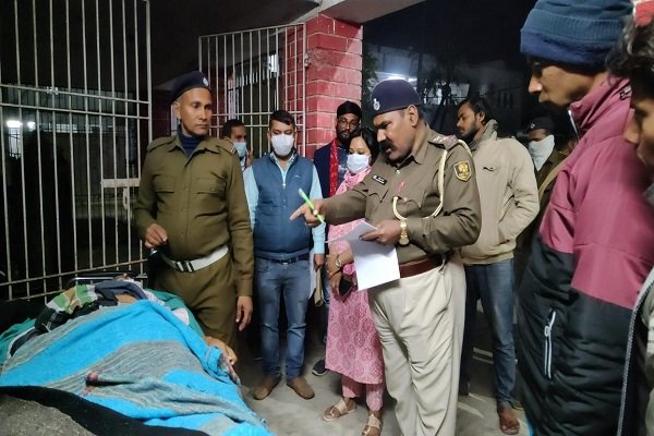 मुर्दे को हथकड़ी लगाकर पहुंचाया अस्पताल, फिर जो हुआ... मुर्दे को हथकड़ी लगाकर पहुंचाया अस्पताल, फिर जो हुआ...