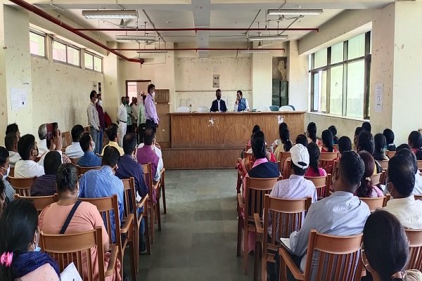 मैट्रिक-इंटर परीक्षा को लेकर रांची डीसी का कड़ा निर्देश, जानिये क्या कहा... मैट्रिक-इंटर परीक्षा को लेकर रांची डीसी का कड़ा निर्देश, जानिये क्या कहा...