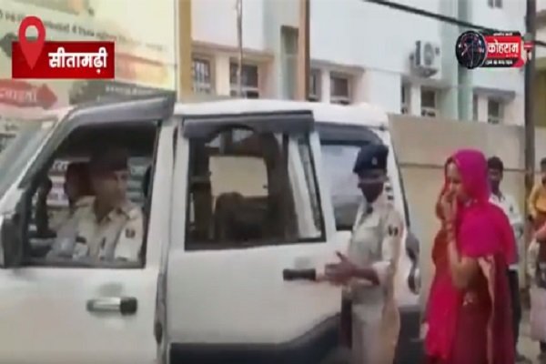 बहिन के घर गयी, बेवड़ा पति प्यार का लफड़ा बोल... सुनें क्या बोली घर लौटी महिला मुखिया बहिन के घर गयी, बेवड़ा पति प्यार का लफड़ा बोल... सुनें क्या बोली घर लौटी महिला मुखिया