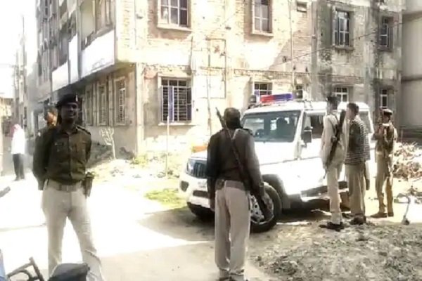 ADSO के दो ठिकानों पर रेड, करोड़ों की हेराफेरी का... ADSO के दो ठिकानों पर रेड, करोड़ों की हेराफेरी का...
