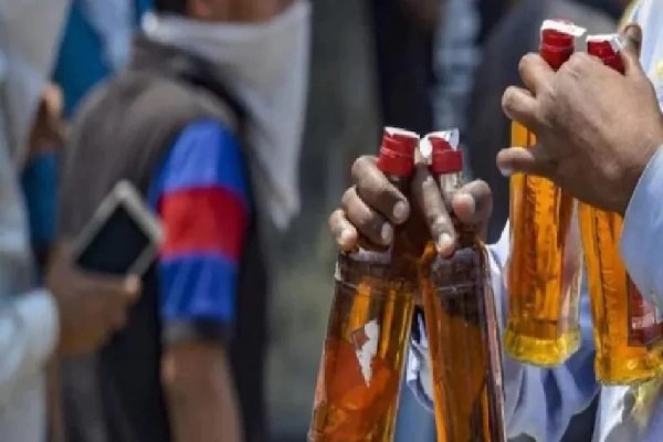 शराब को लेकर दिल्ली हाई कोर्ट का बड़ा फैसला, जानें क्या... शराब को लेकर दिल्ली हाई कोर्ट का बड़ा फैसला, जानें क्या...