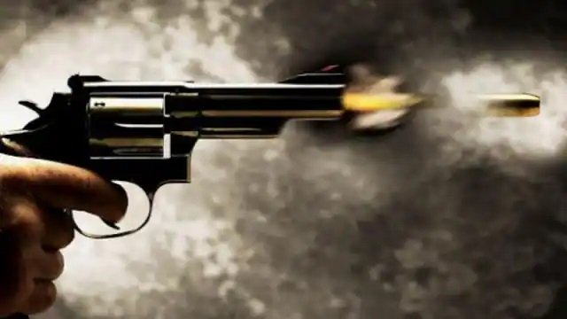 नहीं मिला कुत्ता तो सीने में दाग दी गोली, दिनदहाड़े मर्डर के बाद... नहीं मिला कुत्ता तो सीने में दाग दी गोली, दिनदहाड़े मर्डर के बाद...