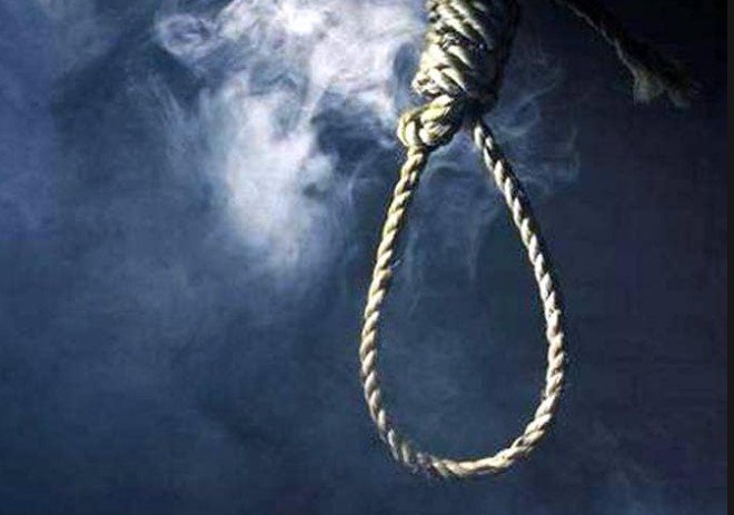 रांची में फंदे पर झूलती मिली डॉक्टर की पत्नी की लाश रांची में फंदे पर झूलती मिली डॉक्टर की पत्नी की लाश