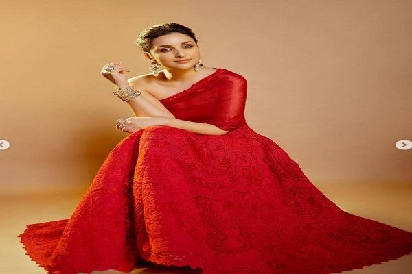 रेड ड्रेस में Parineeti Chopra ने बरपाया कहर, देखे स्टाइलिश अवतार रेड ड्रेस में Parineeti Chopra ने बरपाया कहर, देखे स्टाइलिश अवतार