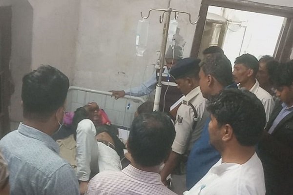 फिल्मी अंदाज में बैंक मैनेजर से मारपीट, लूट और फिर... फिल्मी अंदाज में बैंक मैनेजर से मारपीट, लूट और फिर...