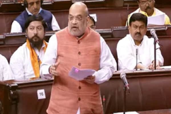 क्या बम धमाकों में मरने वालों का मानवाधिकार नहीं होता : अमित शाह क्या बम धमाकों में मरने वालों का मानवाधिकार नहीं होता : अमित शाह