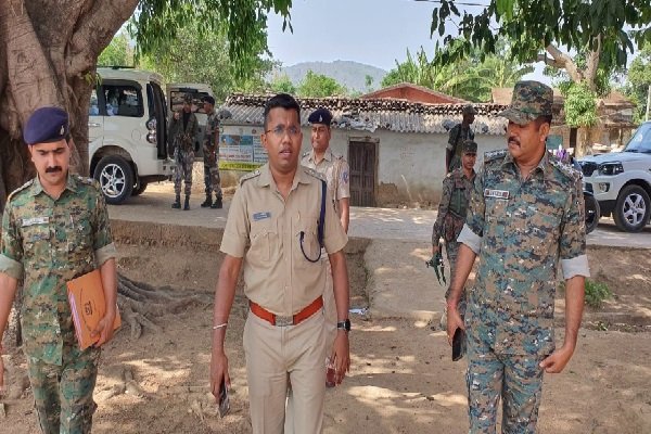 उग्रवादियों के गढ़ में गूंजा सायरन, देखें क्यों... उग्रवादियों के गढ़ में गूंजा सायरन, देखें क्यों...