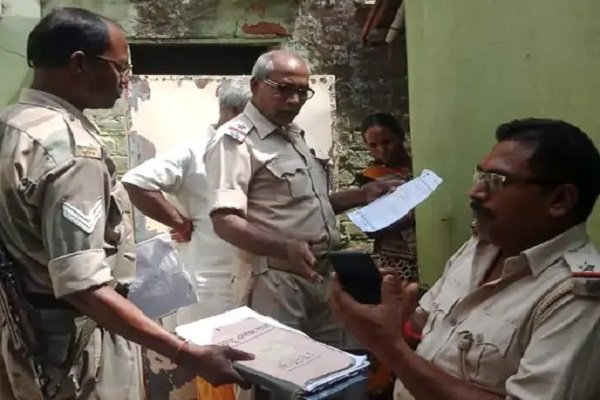 एक मजदूर की मौत, रात में काम से लौटने के दौरान पी थी शराब एक मजदूर की मौत, रात में काम से लौटने के दौरान पी थी शराब