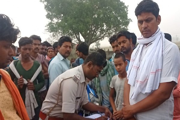बेटी को विदा करने से पहलेे उठी बाप की अर्थी, रो पड़ा पूरा गांव बेटी को विदा करने से पहलेे उठी बाप की अर्थी, रो पड़ा पूरा गांव