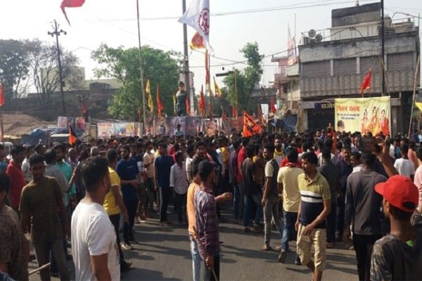 पथराव के बाद खूंटी में तनाव, पूरा इलाका पुलिस छावनी में तब्दील पथराव के बाद खूंटी में तनाव, पूरा इलाका पुलिस छावनी में तब्दील