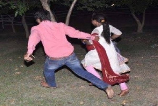 पत्नी की नहीं हुई विदाई तो साली को लेकर फुर्र हुआ जीजा... देखें कैसे पत्नी की नहीं हुई विदाई तो साली को लेकर फुर्र हुआ जीजा... देखें कैसे