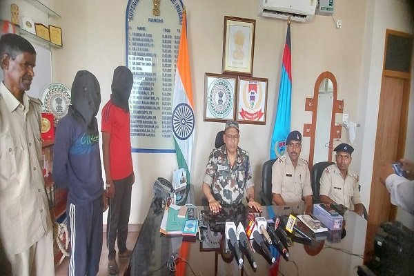 साथ में काम करने वाला ही लूटेरा निकला, देखें... साथ में काम करने वाला ही लूटेरा निकला, देखें...