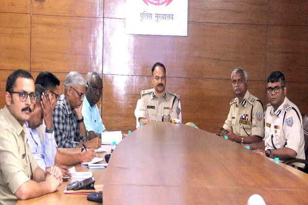 राजेश पाल के हत्यारों को दबोचने के लिए SIT गठित, क्राइम कंट्रोल के लिए DGP के दिये सख्त निर्देश... देखें राजेश पाल के हत्यारों को दबोचने के लिए SIT गठित, क्राइम कंट्रोल के लिए DGP के दिये सख्त निर्देश... देखें