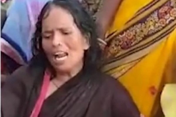 आशिक को जला मिटा डाली प्रेम कहानी... देखें वीडियो आशिक को जला मिटा डाली प्रेम कहानी... देखें वीडियो