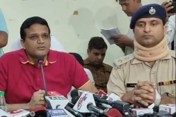 रांची के 6 थाना इलाकों में अब भी धारा 144, सुनें क्या बोल गये डीसी और एसएसपी रांची के 6 थाना इलाकों में अब भी धारा 144, सुनें क्या बोल गये डीसी और एसएसपी
