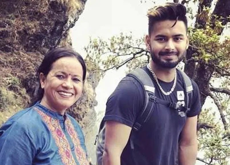 Rishabh Pant with mother
