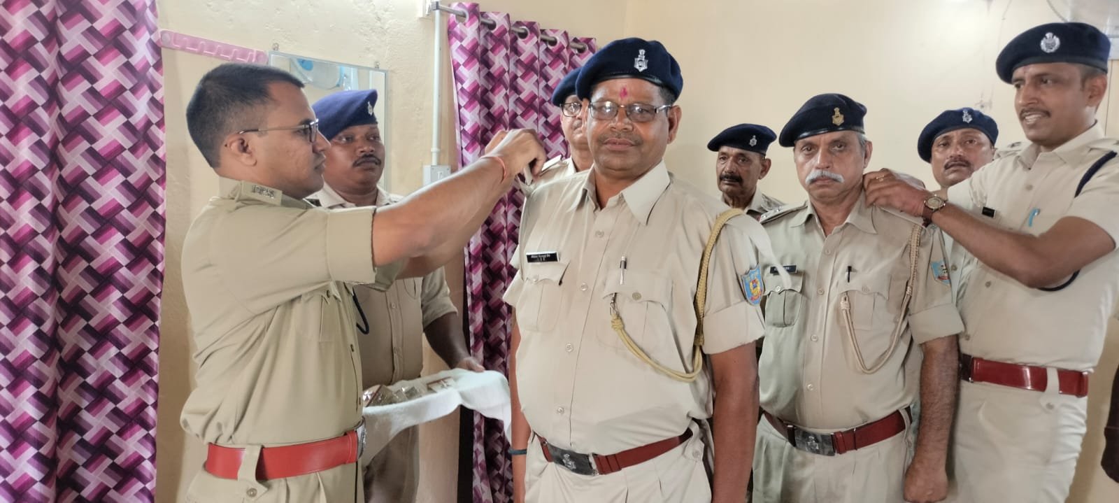 अधिकारियों