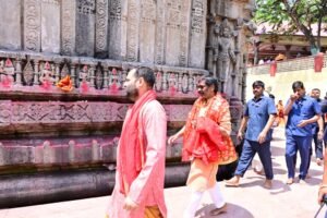 मां कामाख्या के आगे CM ने नवाया शीश, की यह प्रार्थना