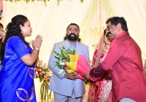 रिसेप्शन में पहुंचे CM हेमंत सोरेन, नवदंपति को दिया आशीर्वाद…