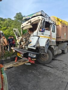 एक ही रात में भिड़ी 9 गाड़ियां, देखें डरावनी तस्वीरें…