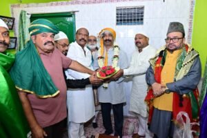 रिसालदार बाबा की मजार पर CM हेमंत सोरेन, मांगी यह दुआ… देखें तस्वीरें